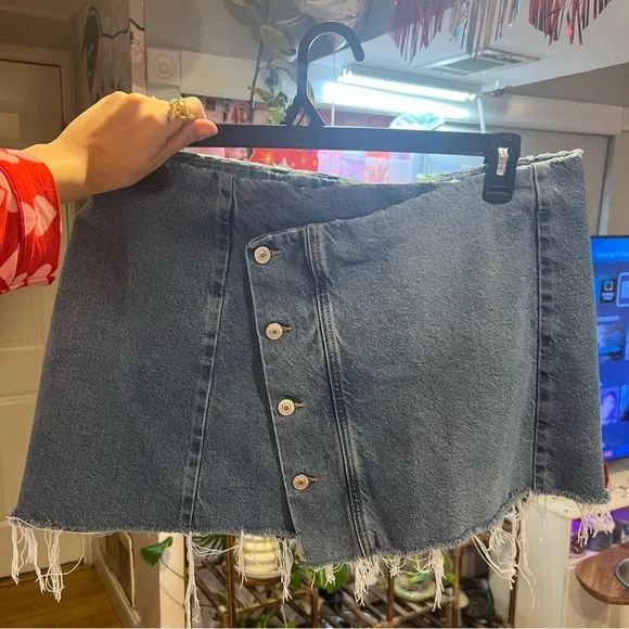 American Eagle Button Front Denim Mini Skirt Size 16 Stretch Raw Hem - Picture 2 of 8